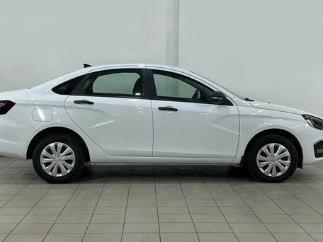 2024 Lada (ВАЗ) Vesta I Рестайлинг (NG), белый, 1140000 рублей, вид 4