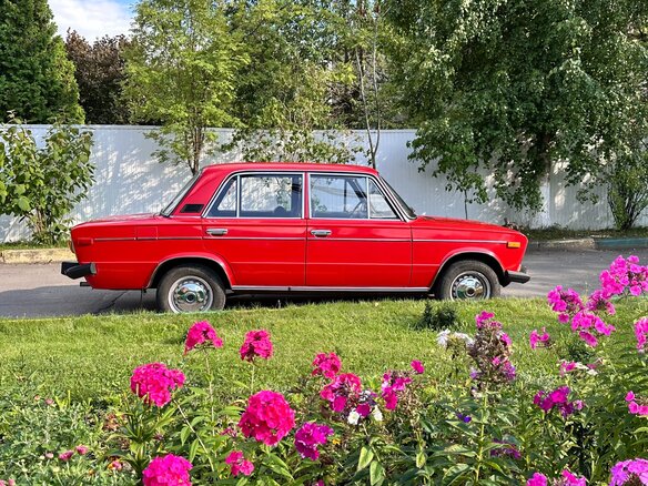 1980 Lada (ВАЗ) 2106 4-speed, красный - вид 5
