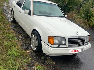 1993 Mercedes-Benz E-Класс 220 I (W124), белый, 560000 рублей, вид 4