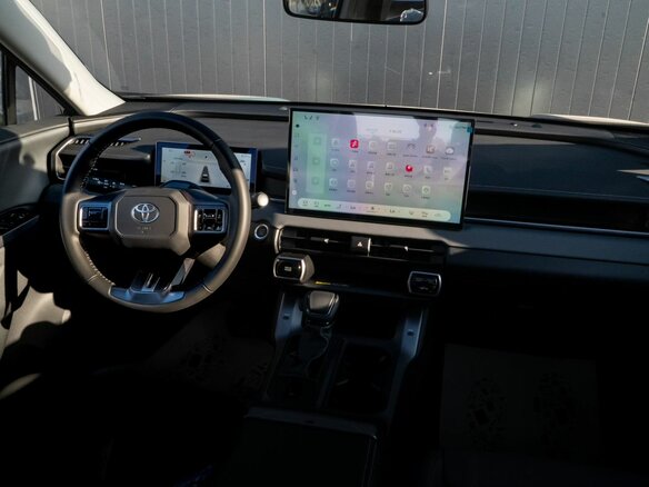 2026 Toyota RAV4 VI (XA60), зелёный, 4225000 рублей - вид 39