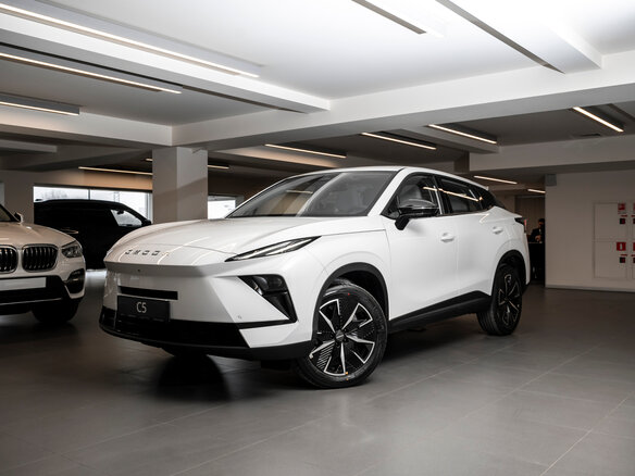 2026 Omoda C5 II, белый, 2349000 рублей
