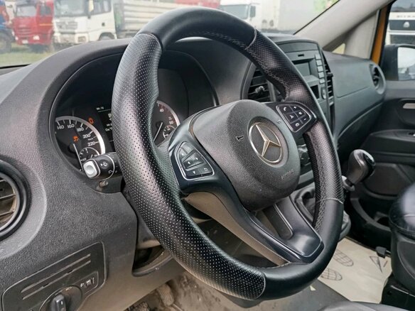2015 Mercedes-Benz Vito, жёлтый, 1830000 рублей - вид 5