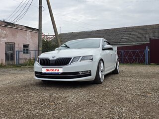 2018 Skoda Octavia III (A7) Рестайлинг, белый, 2450000 рублей, вид 4