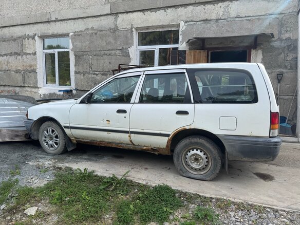 1998 Nissan AD I Рестайлинг, белый, 80000 рублей - вид 2