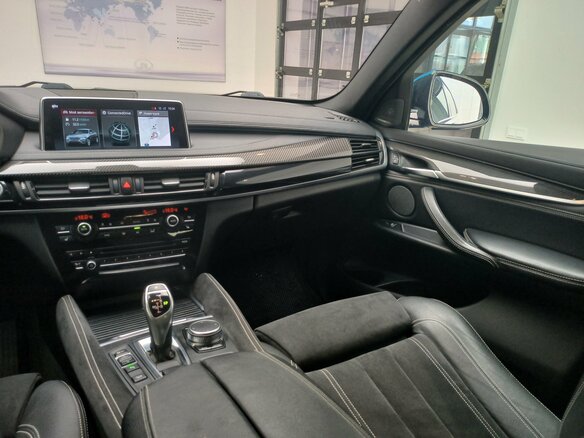 2018 BMW X6 30d II (F16), голубой, 4650000 рублей - вид 29