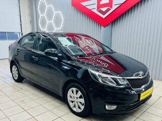 2015 Kia Rio III Рестайлинг, чёрный, 977000 рублей, вид 1