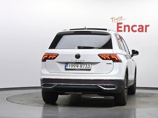 2022 Volkswagen Tiguan Allspace II Рестайлинг, белый, 4210000 рублей, вид 4