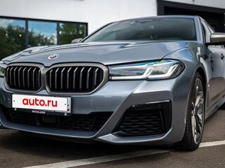 2022 BMW 5 серии M550i xDrive VII (G30/G31/G38) Рестайлинг, серый, 8500000 рублей, вид 4