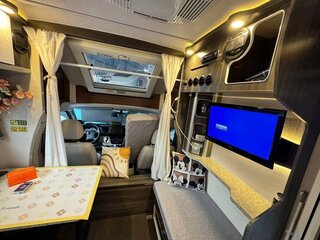 2018 Toyota HiAce H200 Рестайлинг, белый, 3499666 рублей, вид 5
