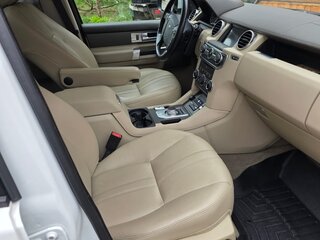 2016 Land Rover Discovery IV Рестайлинг, белый, 6100000 рублей, вид 4