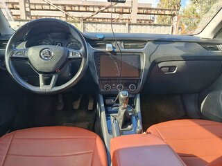 2018 Skoda Octavia III (A7) Рестайлинг, серый, 1400000 рублей, вид 5