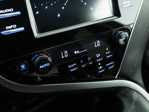 2019 Toyota Camry VIII (XV70), чёрный, 1999585 рублей - вид 15