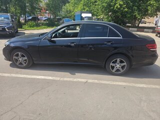 2014 Mercedes-Benz E-Класс 200 IV (W212, S212, C207) Рестайлинг, чёрный, 1800000 рублей, вид 3