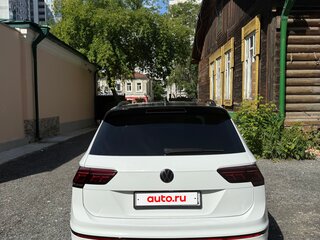 2021 Volkswagen Tiguan II Рестайлинг, белый, 4700000 рублей, вид 4