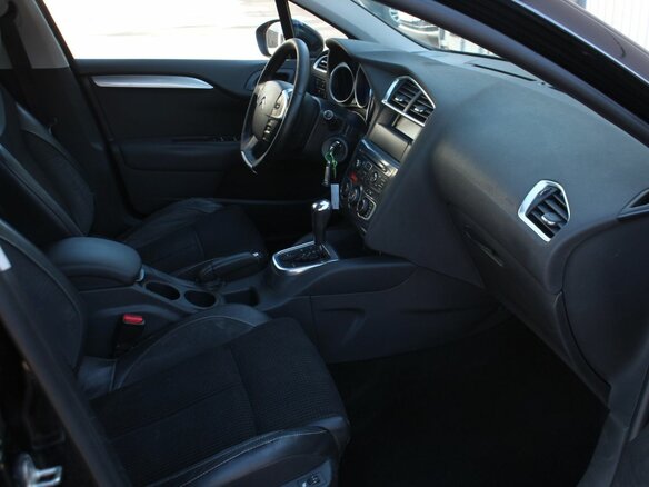 2011 Citroen C4 II, чёрный - вид 11