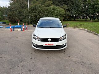 2018 Volkswagen Polo V Рестайлинг, белый, 1000000 рублей, вид 2