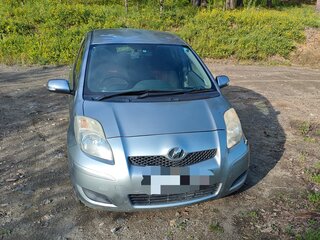 2009 Toyota Vitz II (XP90), серый, 450000 рублей, вид 2