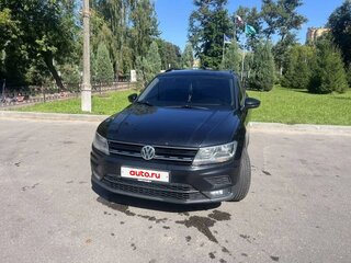 2017 Volkswagen Tiguan I Рестайлинг, чёрный, 1500000 рублей, вид 1