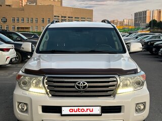 2014 Toyota Land Cruiser 200 Series Рестайлинг 1, белый, 4500000 рублей, вид 1