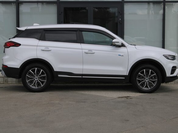 2024 Geely Atlas Pro, белый, 1825000 рублей - вид 3