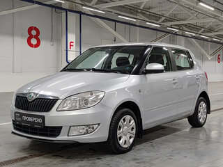 2011 Skoda Fabia II Рестайлинг, серебристый, 505000 рублей, вид 1