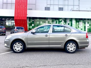 2011 Skoda Octavia II (A5) Рестайлинг, серый, 749000 рублей, вид 4