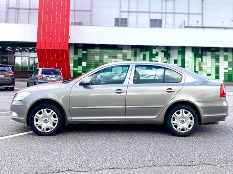 2011 Skoda Octavia II (A5) Рестайлинг, серый, 749000 рублей, вид 4