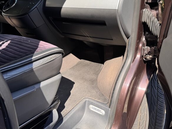2008 Volkswagen Multivan T5, коричневый, 1580000 рублей - вид 27
