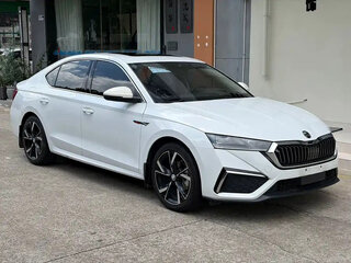 2023 Skoda Octavia IV (A8), белый, 1756069 рублей, вид 3