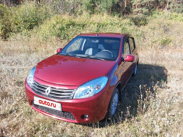 2011 Renault Sandero I, красный, 470000 рублей - вид 1