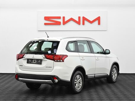 2016 Mitsubishi Outlander III Рестайлинг 2, белый, 1515000 рублей, вид 2