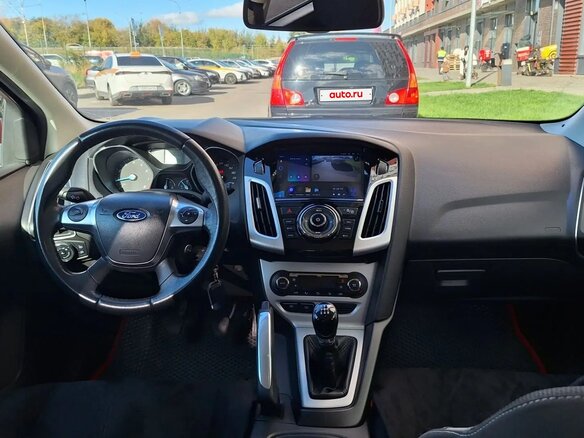 2011 Ford Focus III, красный - вид 11