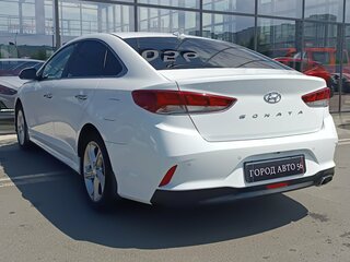 2019 Hyundai Sonata VII (LF) Рестайлинг, белый, 1780000 рублей, вид 5