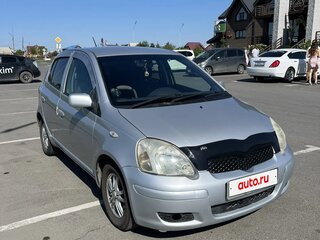 2003 Toyota Vitz I (P10), серебристый, 365000 рублей, вид 3