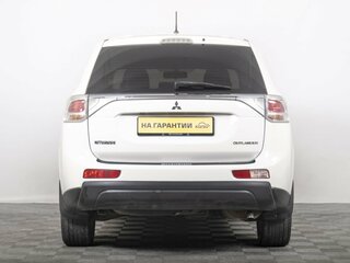 2013 Mitsubishi Outlander III, белый, 1499000 рублей, вид 4