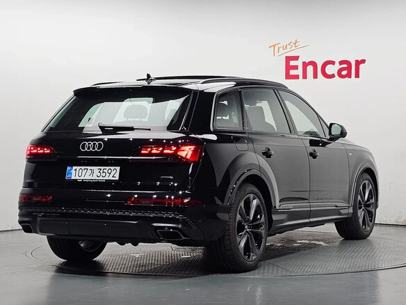 2026 Audi Q7 55 TFSI II (4M) Рестайлинг 2, чёрный, 12000000 рублей - вид 1