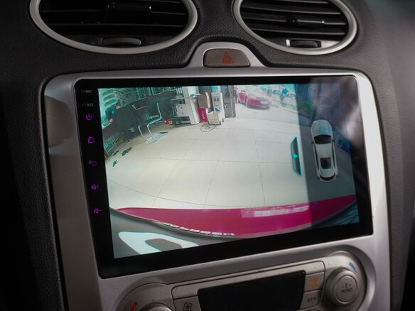 2010 Ford Focus II Рестайлинг, красный - вид 13