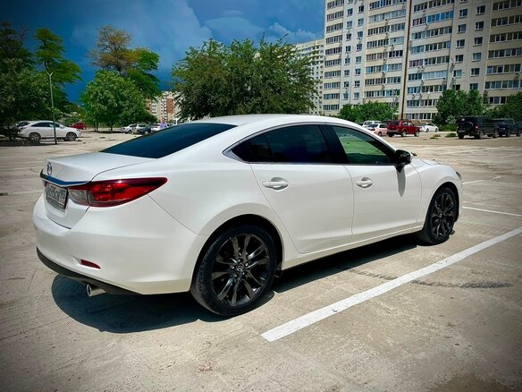 2015 Mazda 6 III (GJ) Рестайлинг, белый, 1400000 рублей - вид 6