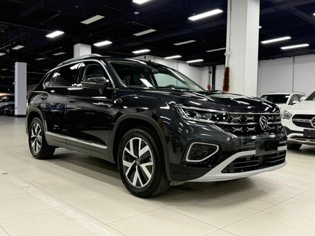 2022 Volkswagen Tayron I Рестайлинг, чёрный, 2500000 рублей, вид 3