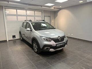 2021 Renault Sandero Stepway II Рестайлинг, серебристый, 1245000 рублей, вид 3