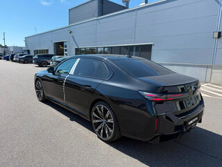 2026 BMW 7 серии 740 xDrive VII (G70) Рестайлинг, чёрный, 25739000 рублей, вид 2