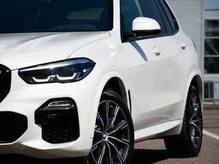 2019 BMW X5 40i IV (G05/G18), белый, 6250000 рублей, вид 2