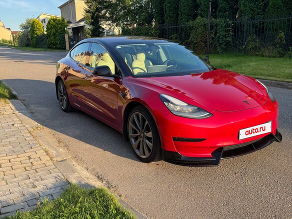 2018 Tesla Model 3 Mid Range I, красный, 2999000 рублей