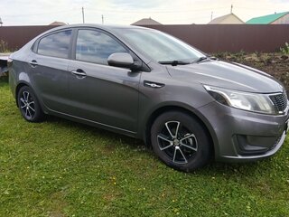 2013 Kia Rio III, серый, 640000 рублей, вид 2