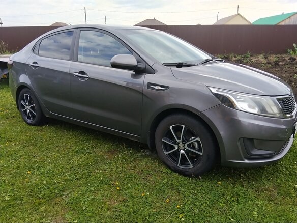 2013 Kia Rio III, серый - вид 1