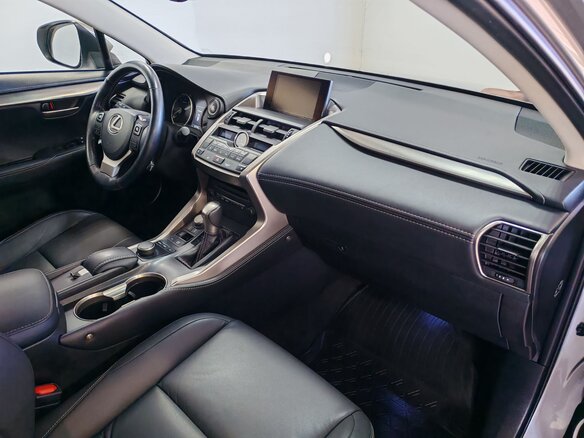 2016 Lexus NX 200 I, серый, 2660000 рублей - вид 14