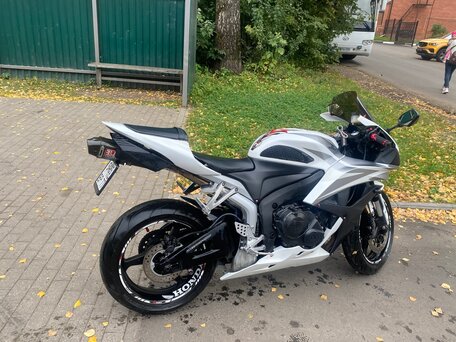 2008 Honda CBR 600RR, белый, 600000 рублей, вид 1