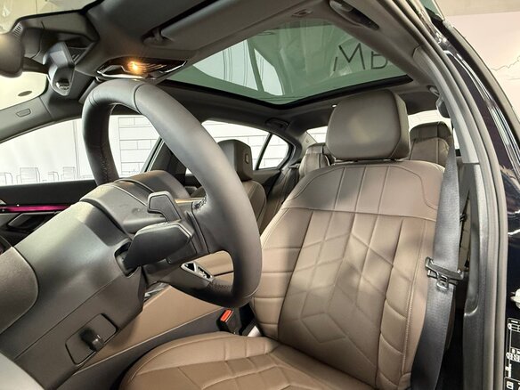 2025 BMW 5 серии Long 530Li xDrive VIII (G60/G61/G68), чёрный, 7699000 рублей - вид 15