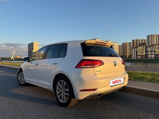 2018 Volkswagen Golf VII Рестайлинг, белый, 2400000 рублей, вид 4