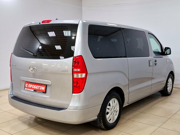 2016 Hyundai H-1 II Рестайлинг, серый - вид 3